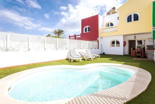 Corralejo Boutique Art Villa Fuego with Private Pool BBQ 20 seconds to the Beach by Amazzzing Travel