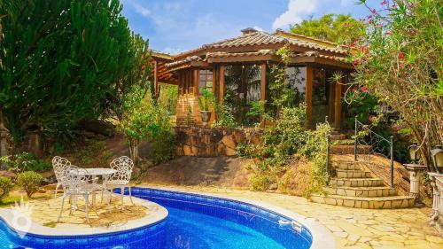 Casa Europeia com Lareira & Piscina em Indaiatuba