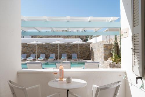 Anthos Apartments