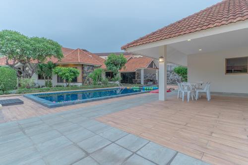 Πισίνα στο ή κοντά στο Mew villa 3 pattaya