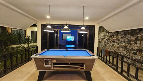 Τραπέζι μπιλιάρδου στο Mew villa 3 pattaya