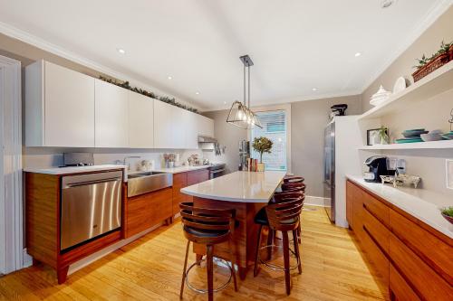 Luxe 1880, Experience Home – Photos 5
