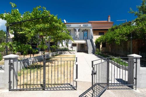 Apartments with a parking space Risika, Krk - 21696