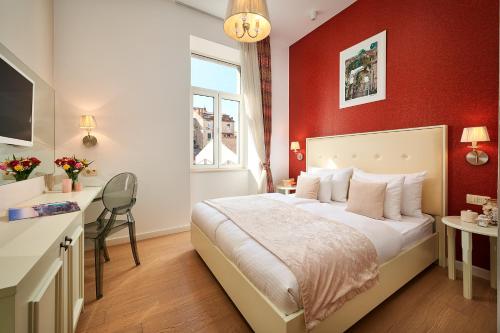 Marmont City Rooms