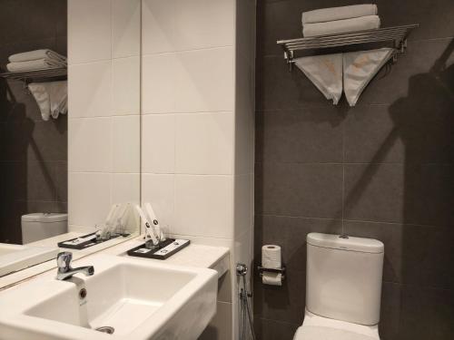 Ένα μπάνιο στο Asiatic Hotel