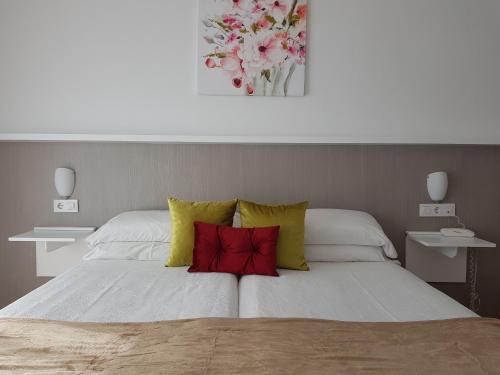 Cama ou camas em um quarto em Campomar Playa