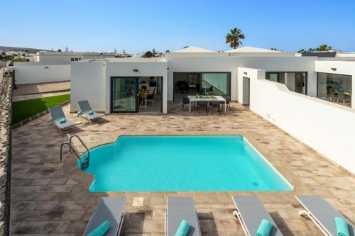 Villa Mercedes Luz by Villa Plus