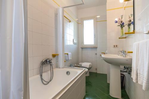 Et badeværelse på Casa Vacanza Kair Trilo 262