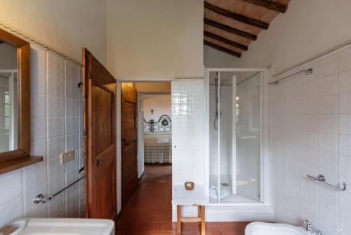 Ένα μπάνιο στο Villa Montelisi