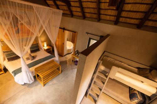 an overhead view of a bedroom with two beds at Lindiwe Safari Lodge in Hoedspruit