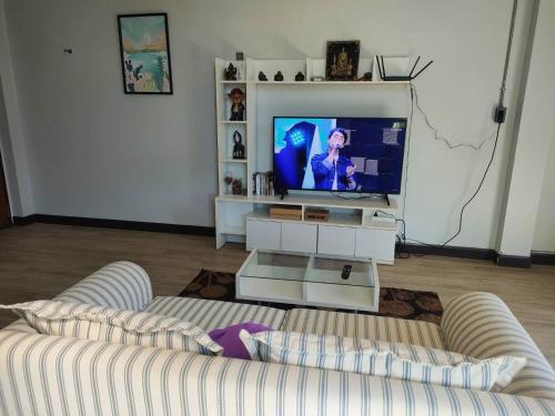 Μια τηλεόραση ή/και κέντρο ψυχαγωγίας στο Modern Loft Style