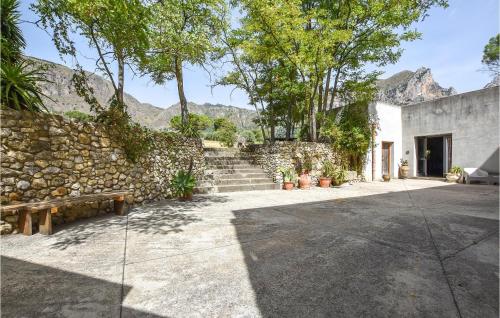 Cozy Home In Monreale With Kitchen