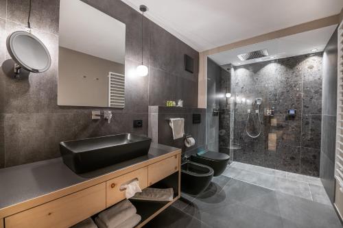 Ένα μπάνιο στο Hotel Cristallo - Wellness Mountain Living