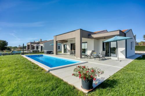 Villa Tetiana - Pool and Whirlpool