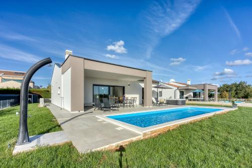 Villa Francis - Pool and Whirlpool