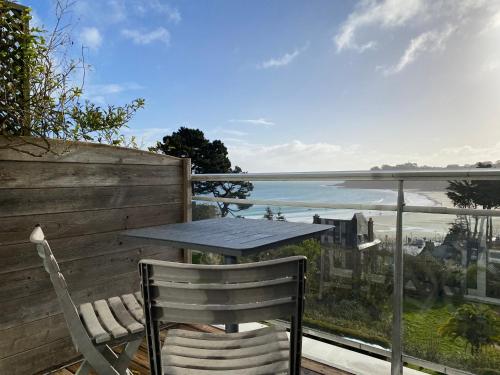 Appartement VUE MER EXCEPTIONNELLE avec terrasse à PERROS-GUIREC - Réf 905