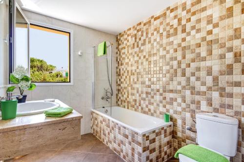 Ένα μπάνιο στο Villa Urano by Villa Plus