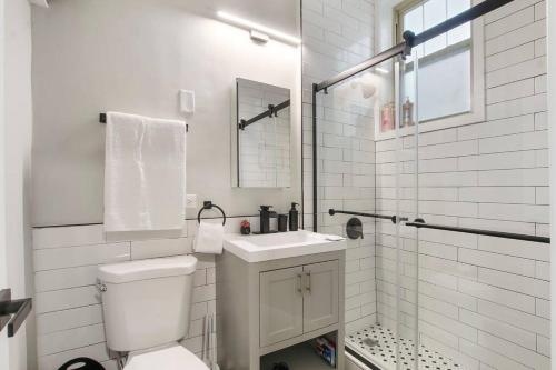 Koupelna v ubytování Ideal 1-Bedroom Apartment - Hartrey G