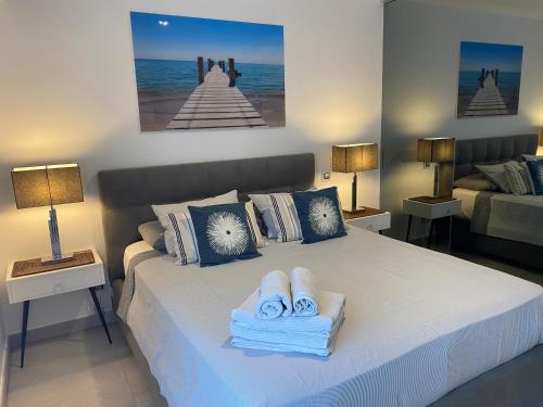 Postel nebo postele na pokoji v ubytování Exclusive Resort Apartments with parking