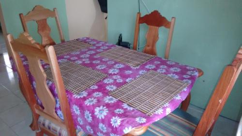 Ein Bett oder Betten in einem Zimmer der Unterkunft Yard Style