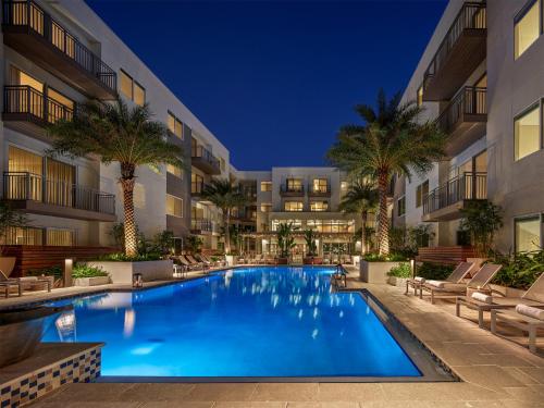 an image of a swimming pool at a hotel at AVE Tampa Riverwalk in Tampa