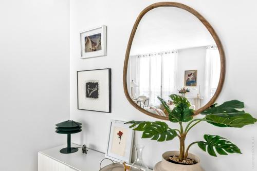 Marais - Montmorency 2bdr by B'Your Home