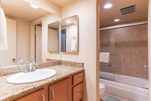 Ένα μπάνιο στο Forest Pines Condo #216