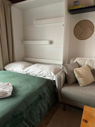 Postel nebo postele na pokoji v ubytování Apartmánik pri Zubačke