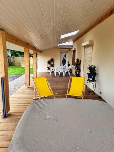 Maison de 2 chambres avec jacuzzi jardin clos et wifi a Carcans a 8 km de la plage