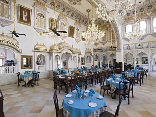 Restaurace v ubytování Alsisar Mahal- Heritage Hotel