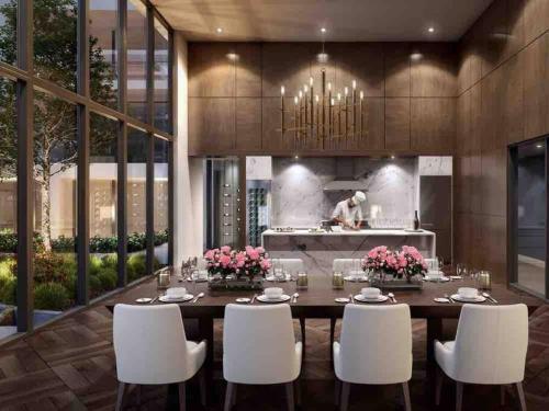 Reštaurácia alebo iné gastronomické zariadenie v ubytovaní BrandNew Penthouse furnished with Versace 頂級閣樓公寓