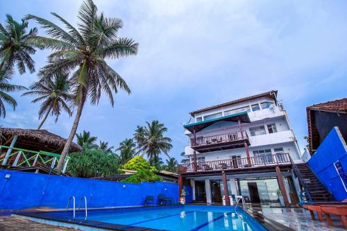 Bazén v ubytování Hotel Wewala Beach nebo v jeho okolí