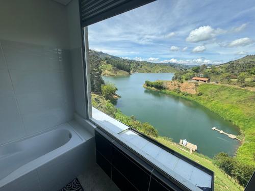 Φωτογραφία από το άλμπουμ του Hermoso apartmento con La mejor vista el peñol guatape σε Guatape