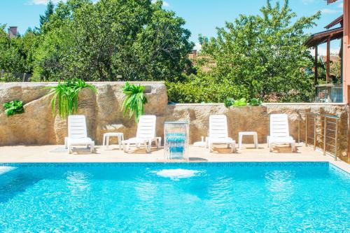Πισίνα στο ή κοντά στο Guesthouse The Rock