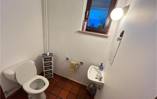 A bathroom at Gorgeous Apartment In Bastogne With House A Panoramic View