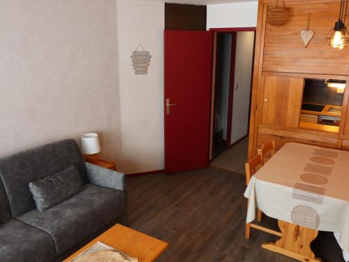 Confortable 2 pièces avec balcon, animaux admis et Wi-Fi