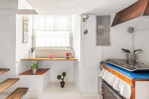 Trastevere Alley Apartment
