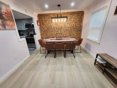 Modern Island Serenity!-Pet-Friendly villa photo 9