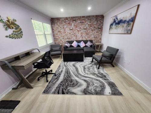 Modern Island Serenity!-Pet-Friendly villa photo 21