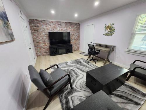 Modern Island Serenity!-Pet-Friendly villa photo 23
