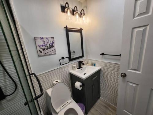 Modern Island Serenity!-Pet-Friendly villa photo 15