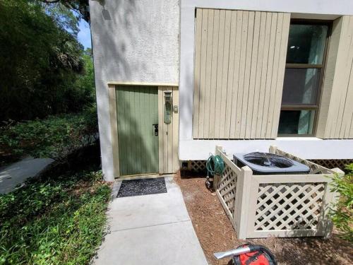 Contemporary bliss-newly renovated cozy villa! photo 13
