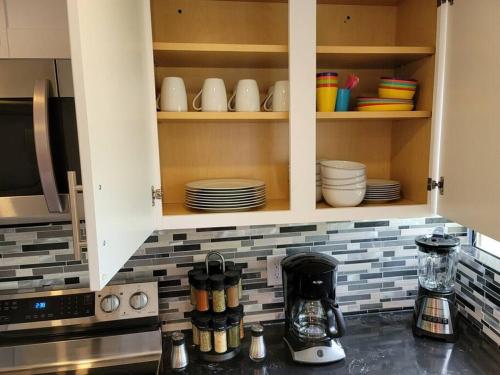Contemporary bliss-newly renovated cozy villa! photo 25