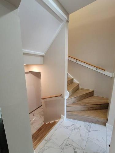 Contemporary bliss-newly renovated cozy villa! photo 27