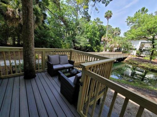 Contemporary bliss-newly renovated cozy villa! photo 7