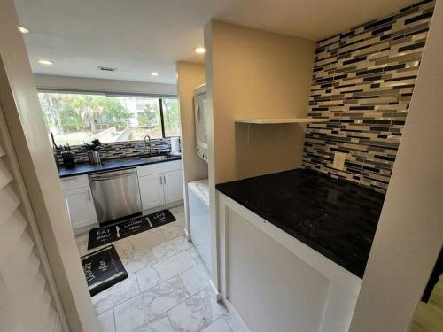 Contemporary bliss-newly renovated cozy villa! photo 43