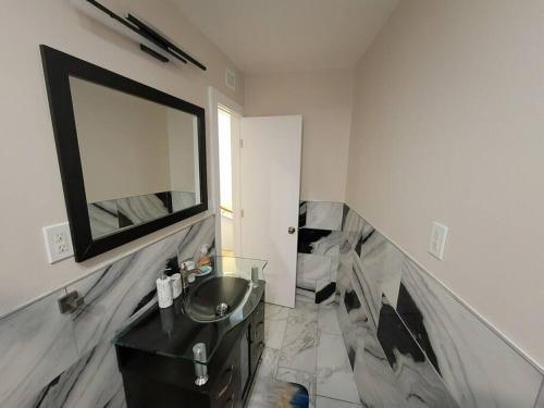 Contemporary bliss-newly renovated cozy villa! photo 16