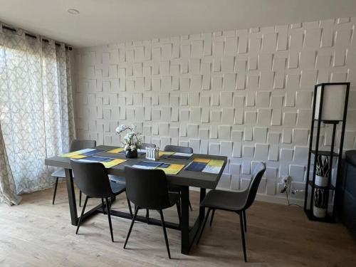 Contemporary bliss-newly renovated cozy villa! photo 62