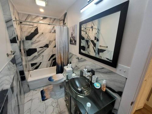Contemporary bliss-newly renovated cozy villa! photo 83