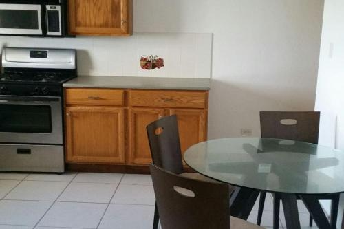 Una cocina o cocineta en Breathtaking View Villa